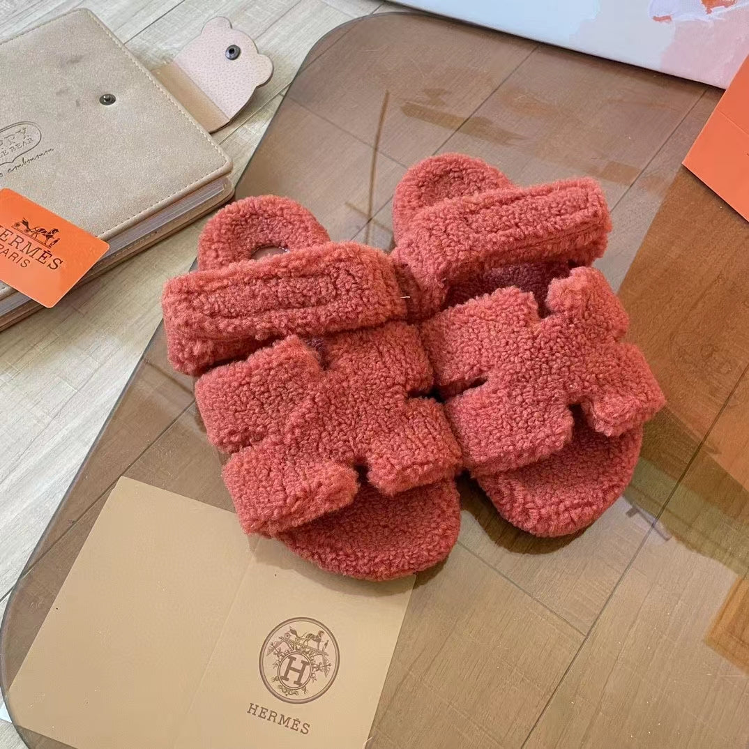 2023 Autumn and Winter lamb hair slippers product image 6, provided for visual reference and product detail review