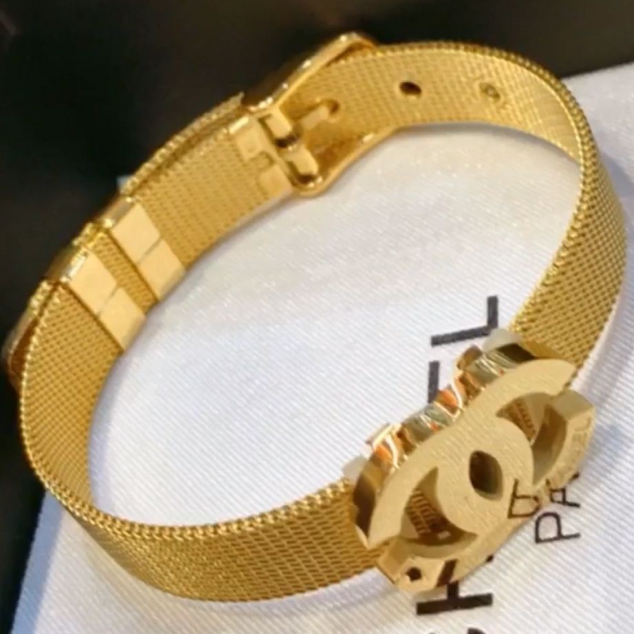Simple fashion titanium bracelet bracelet product image 3, provided for visual reference and product detail review