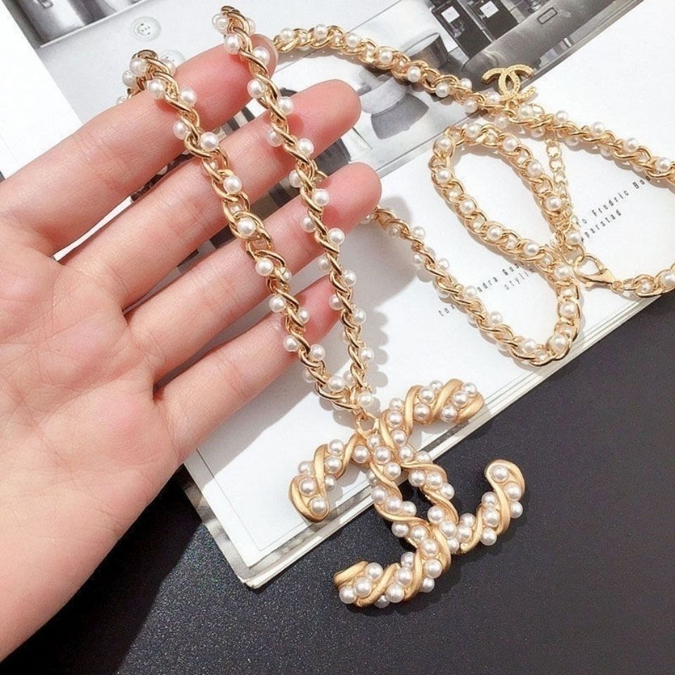 Pearl necklace product image 1, provided for visual reference and product detail review