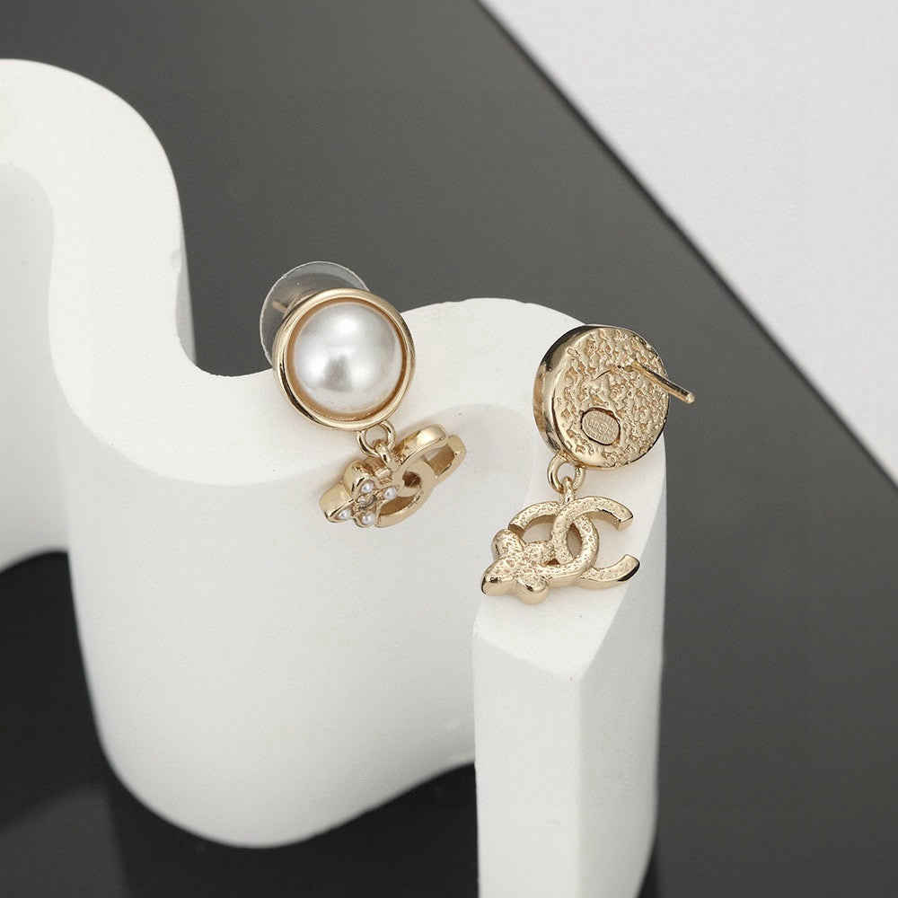 High-Quality Stud Earrings-106 product image 3, provided for visual reference and product detail review