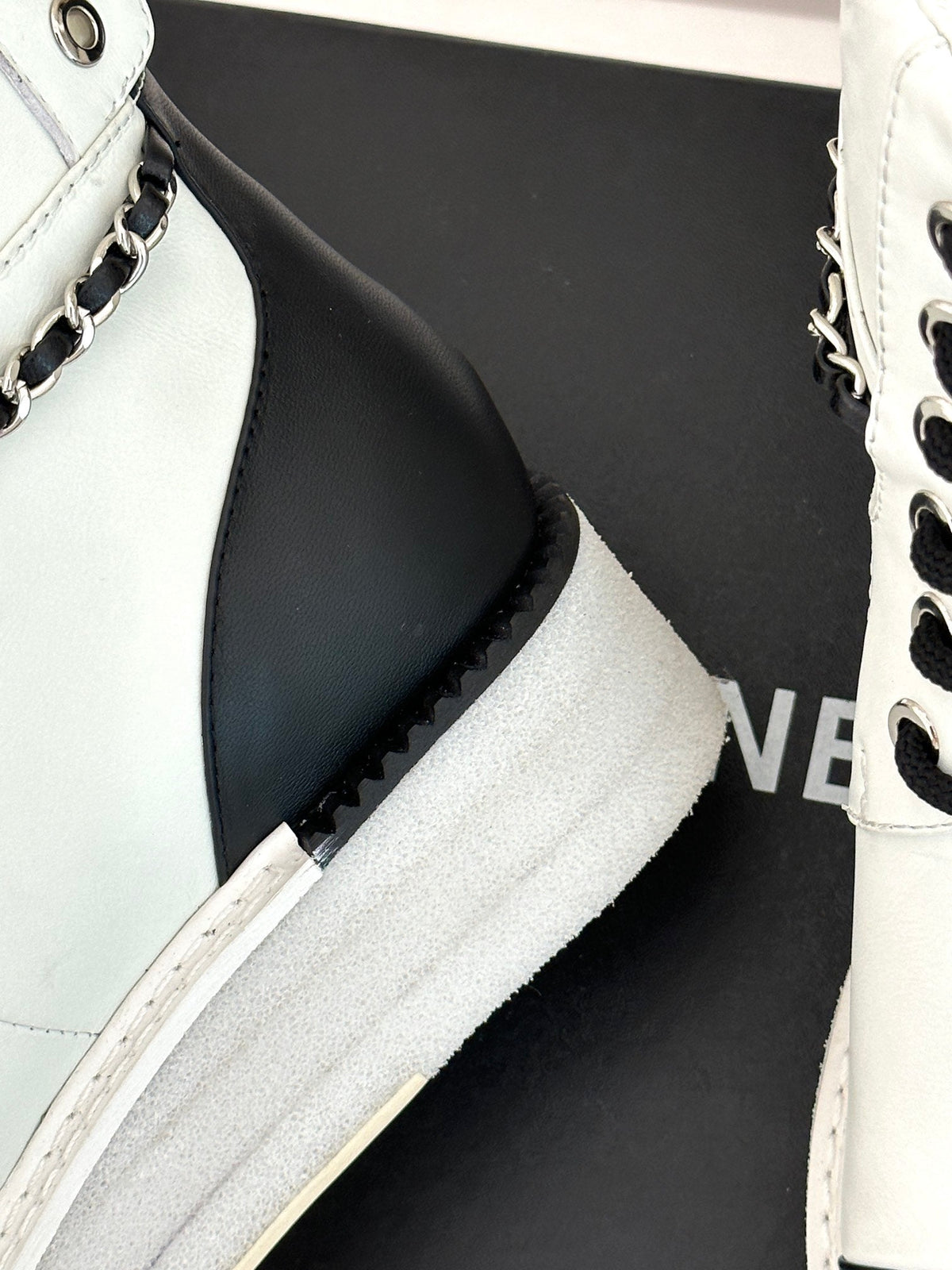 2023 Chain double CC fashion ankle boots-S25 product image 8, provided for visual reference and product detail review
