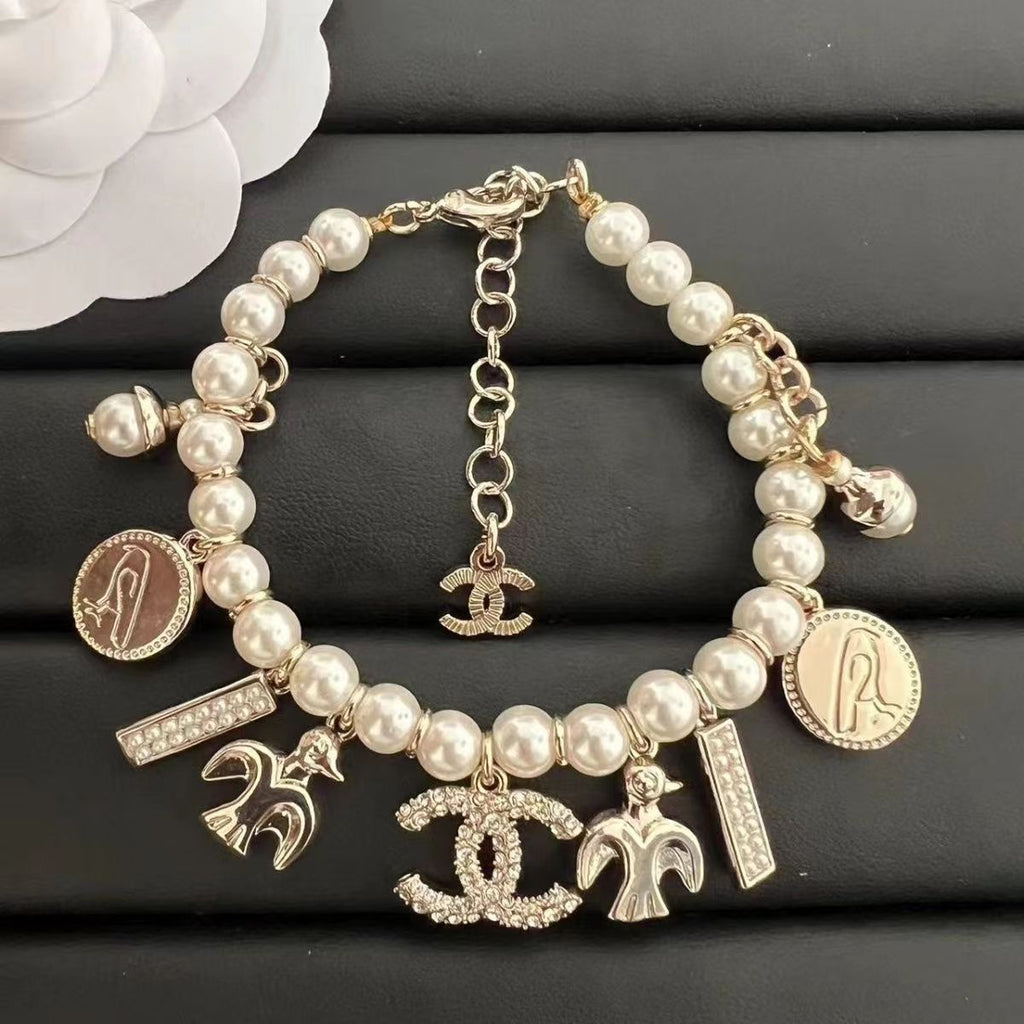 2023 New Fashion diamond Bracelet product image 1, provided for visual reference and product detail review