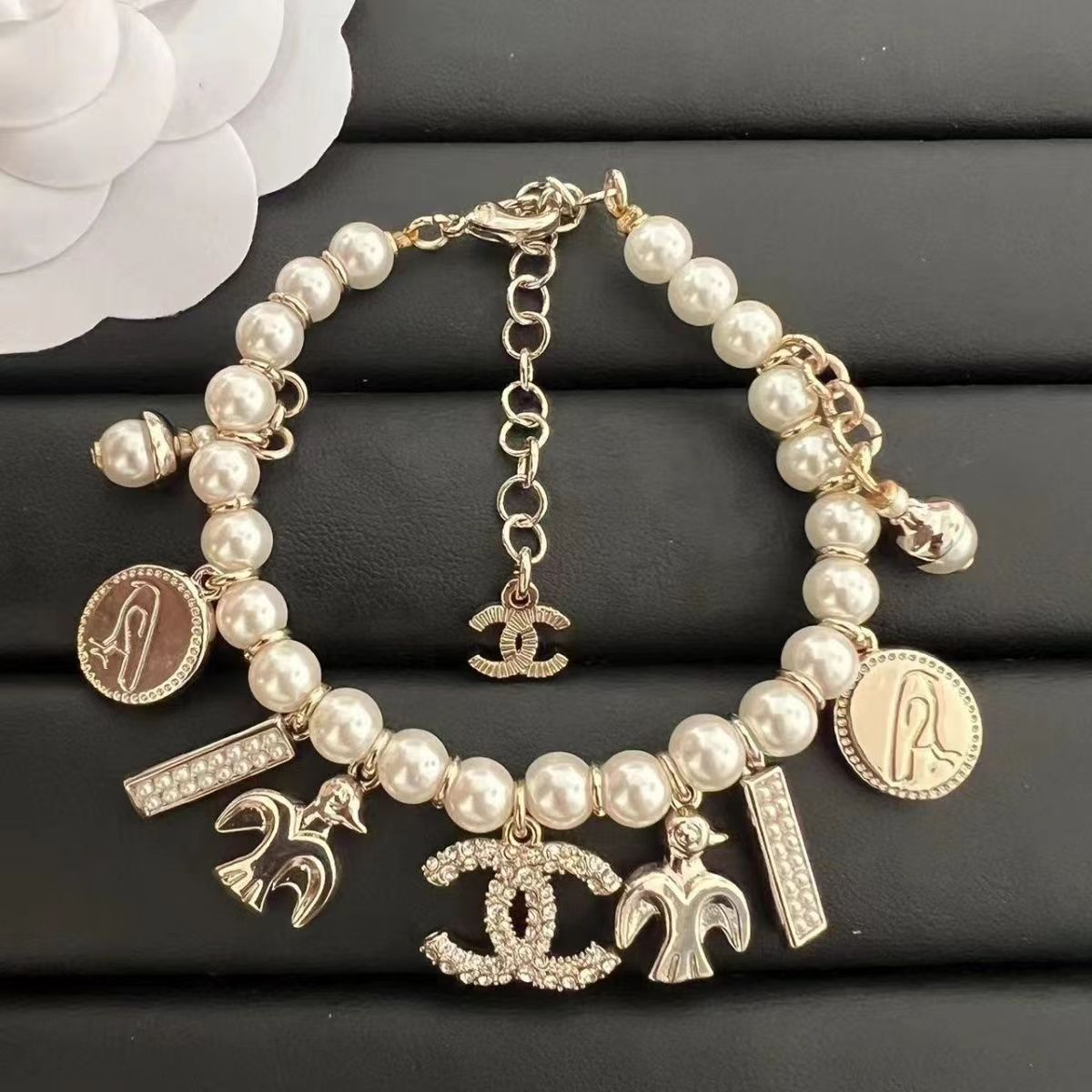 2023 New Fashion diamond Bracelet product image 1, provided for visual reference and product detail review