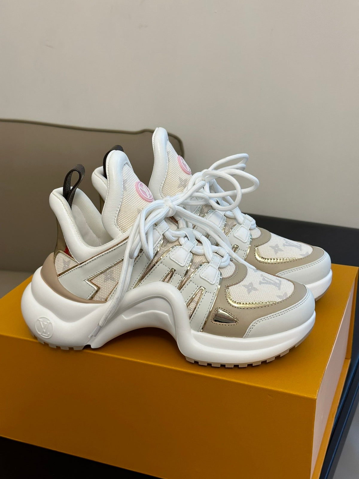 2023 VL Calfskin & Tech Mesh Shoes -S38 product image 4, provided for visual reference and product detail review