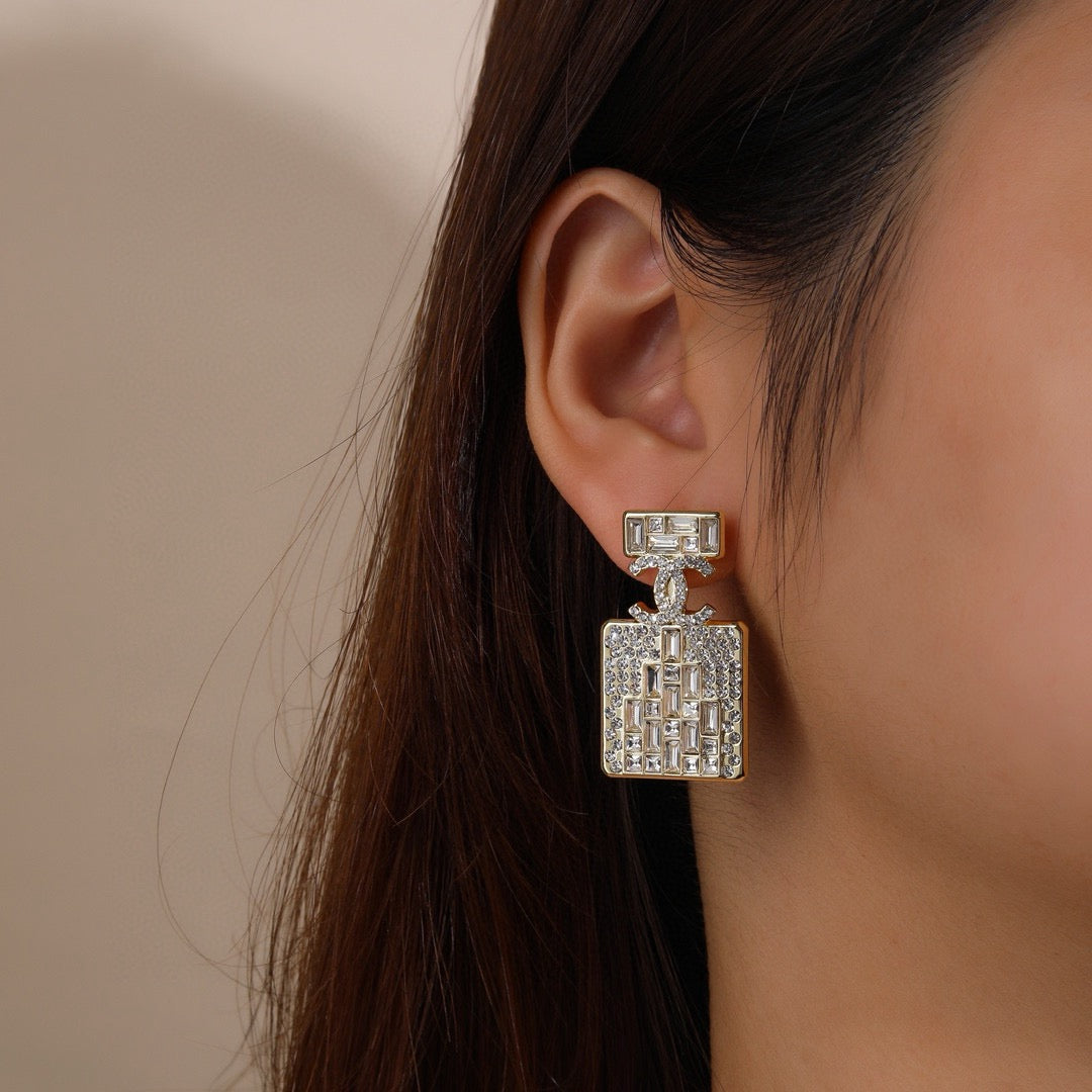High-Quality Stud Earrings-147 product image 3, provided for visual reference and product detail review