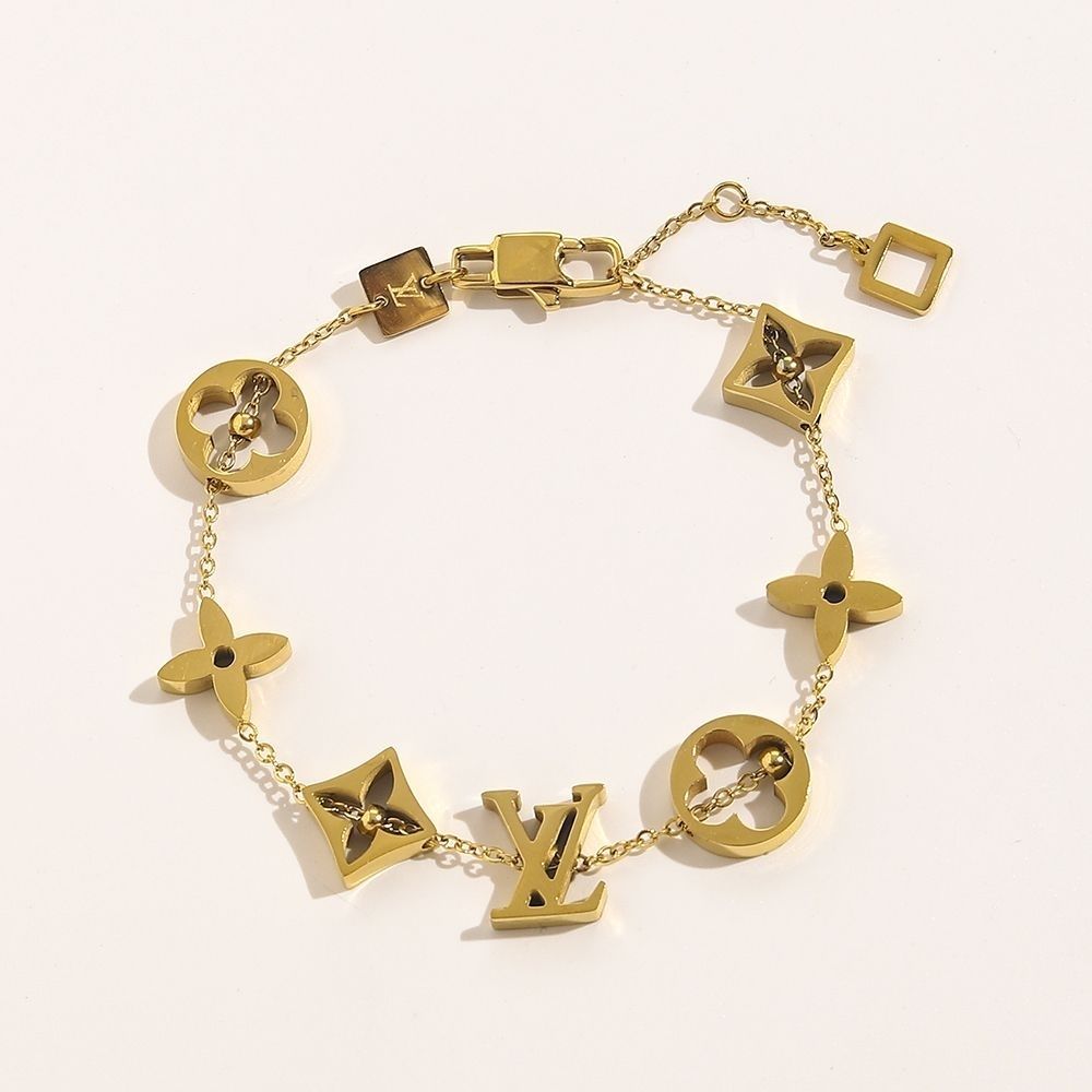 Bracelet double C luxury bracelet product image 11, provided for visual reference and product detail review