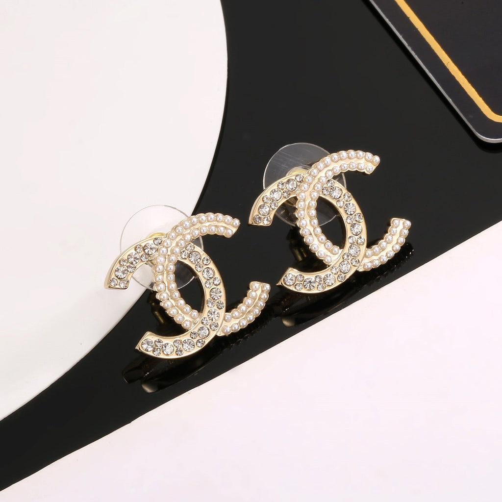 High-Quality Stud Earrings-110 product image 4, provided for visual reference and product detail review