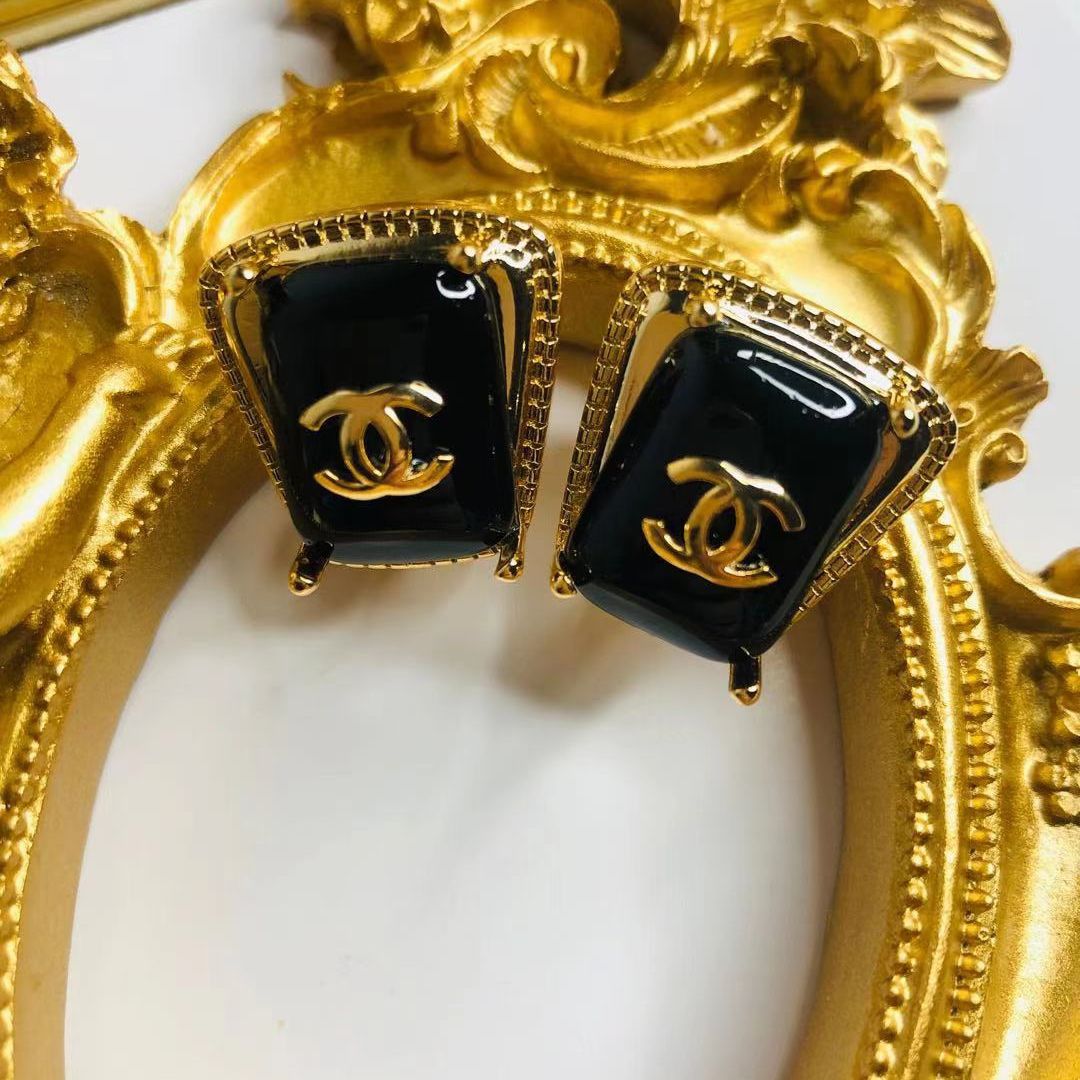 Small Fragrant Vintage Earrings product image 43, provided for visual reference and product detail review