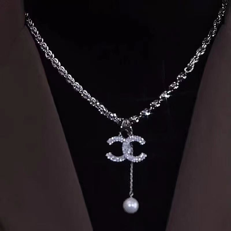 2023 New Fashion Imitation Pearl Necklace product image 3, provided for visual reference and product detail review