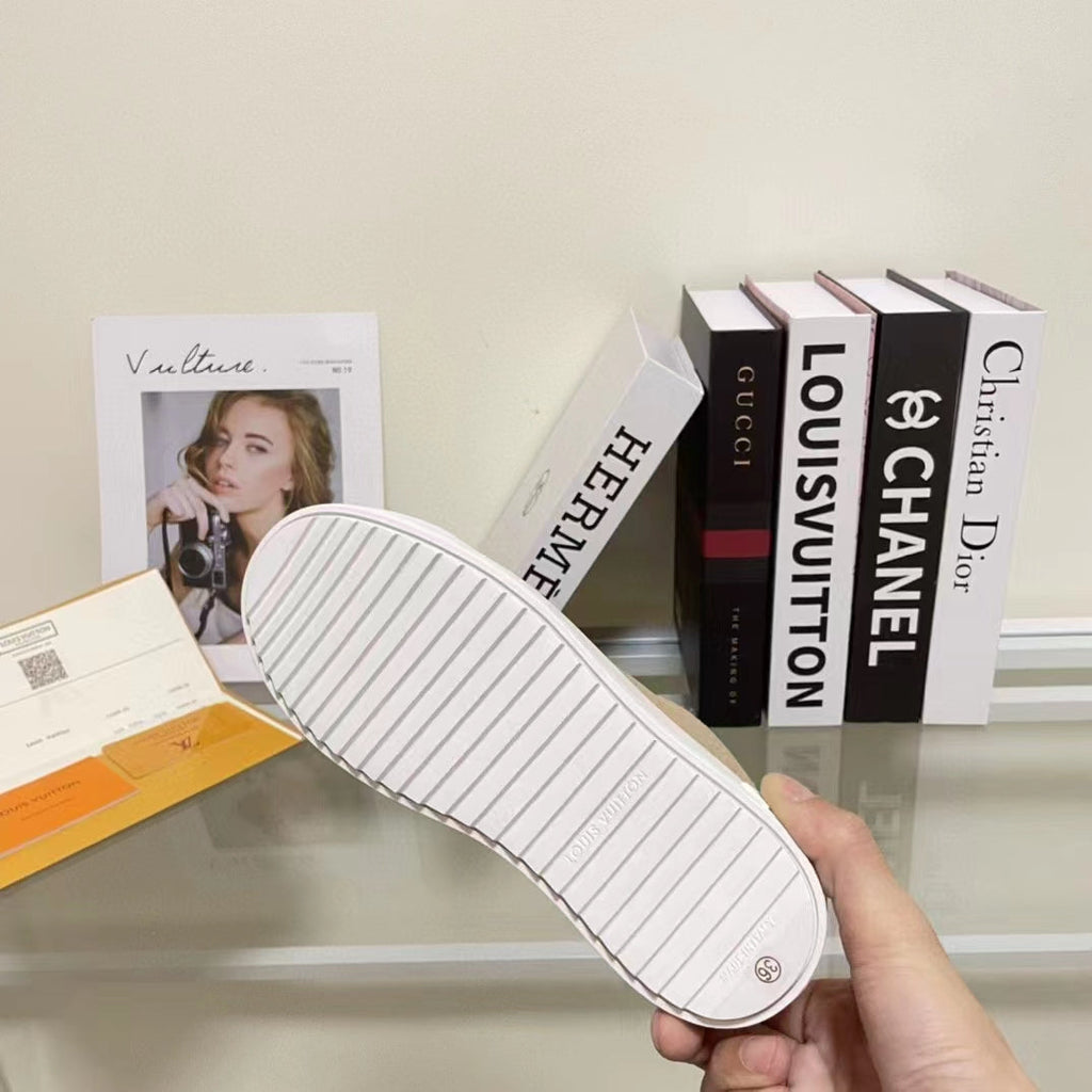 2023 VL lamb hair sneakers product image 7, provided for visual reference and product detail review