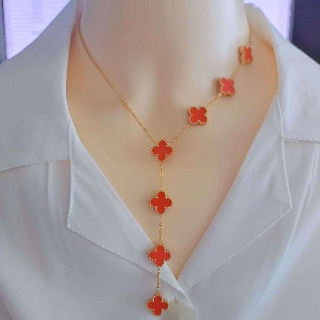 2023 New Fashion Clover Necklace product image 1, provided for visual reference and product detail review