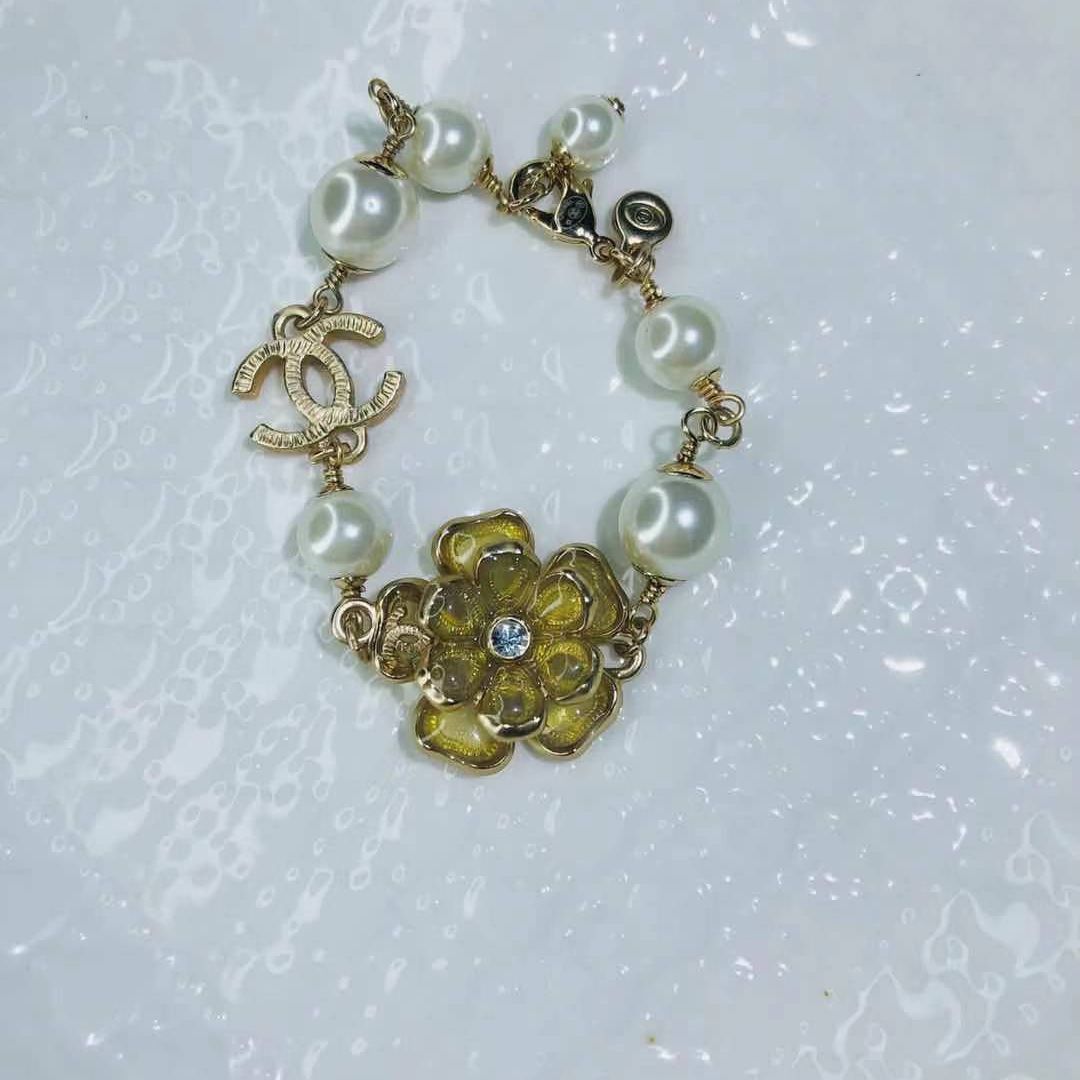 Xiaoxiang classic vintage brass bracelet product image 7, provided for visual reference and product detail review