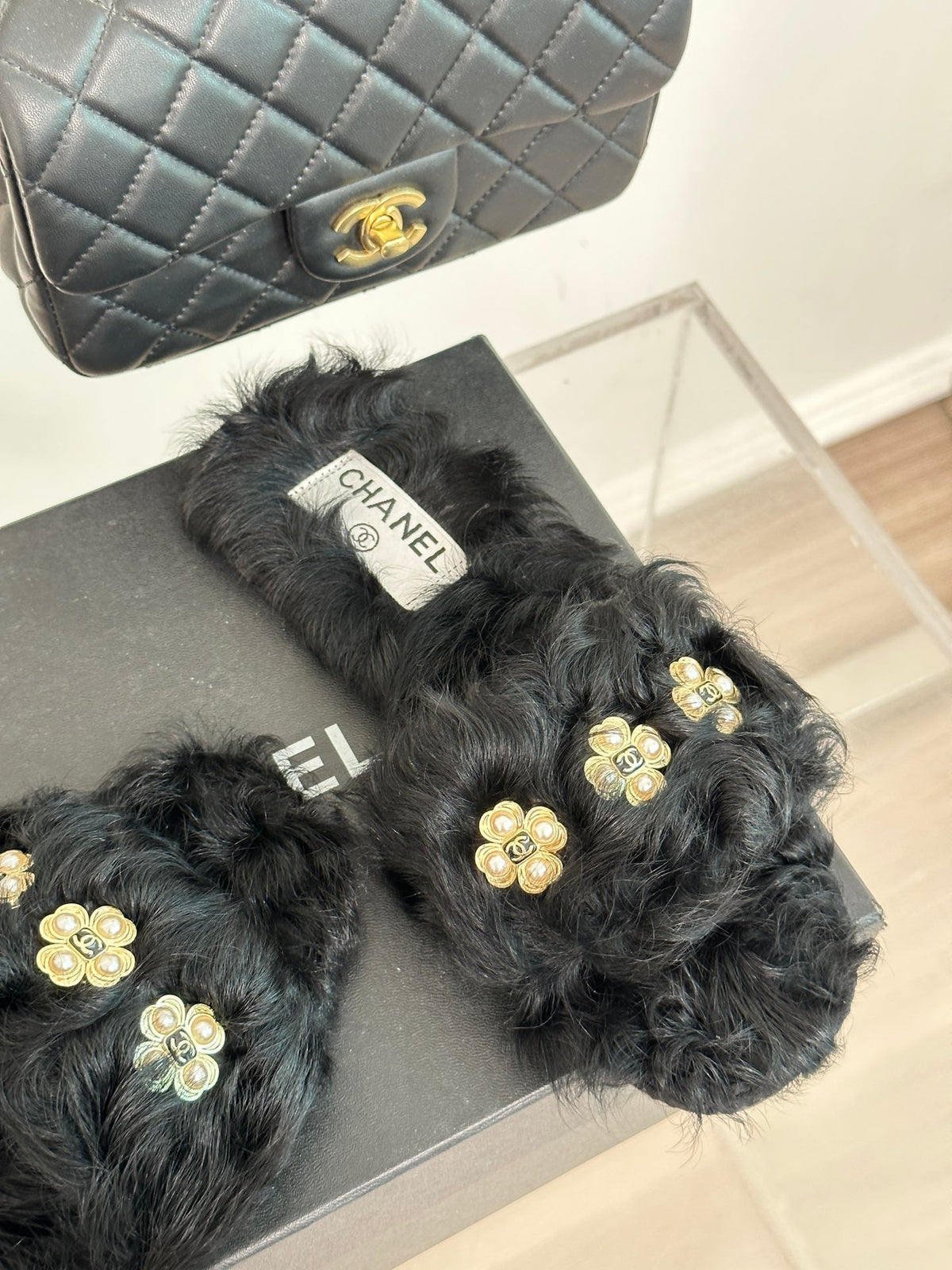 2023 CC Pure wool double C four-leaf clover fur slippers-S28 product image 7, provided for visual reference and product