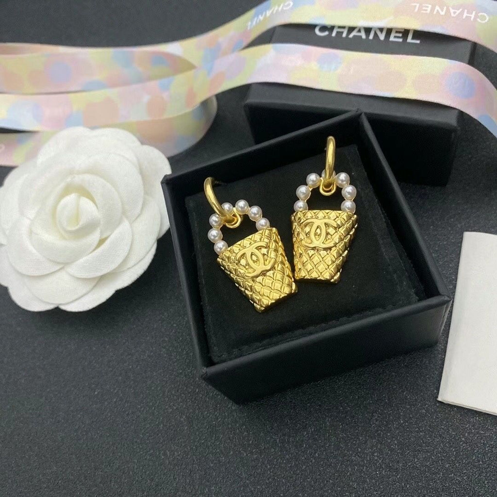 Lattice bag earrings product image 3, provided for visual reference and product detail review