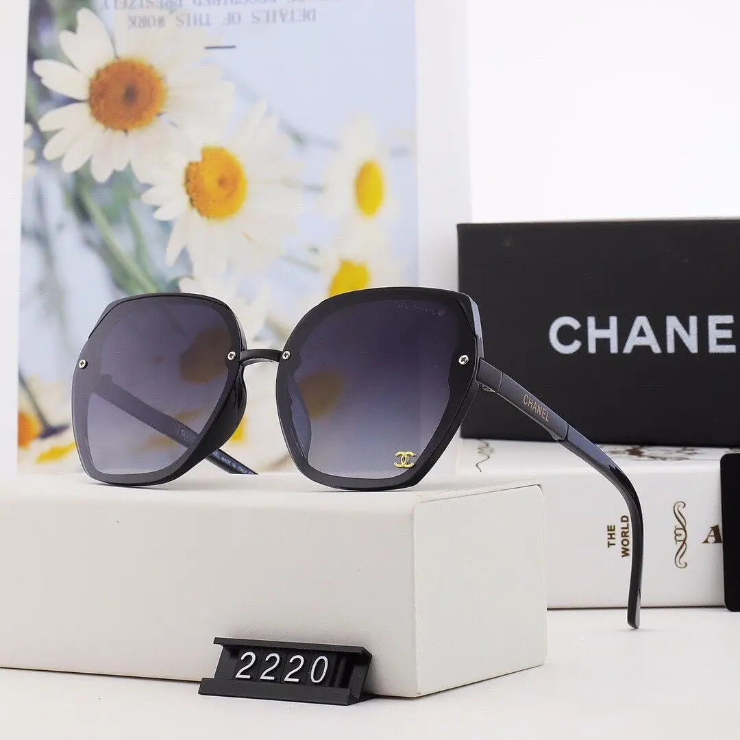 5 Colors Letter Sunglasses product image 2, provided for visual reference and product detail review