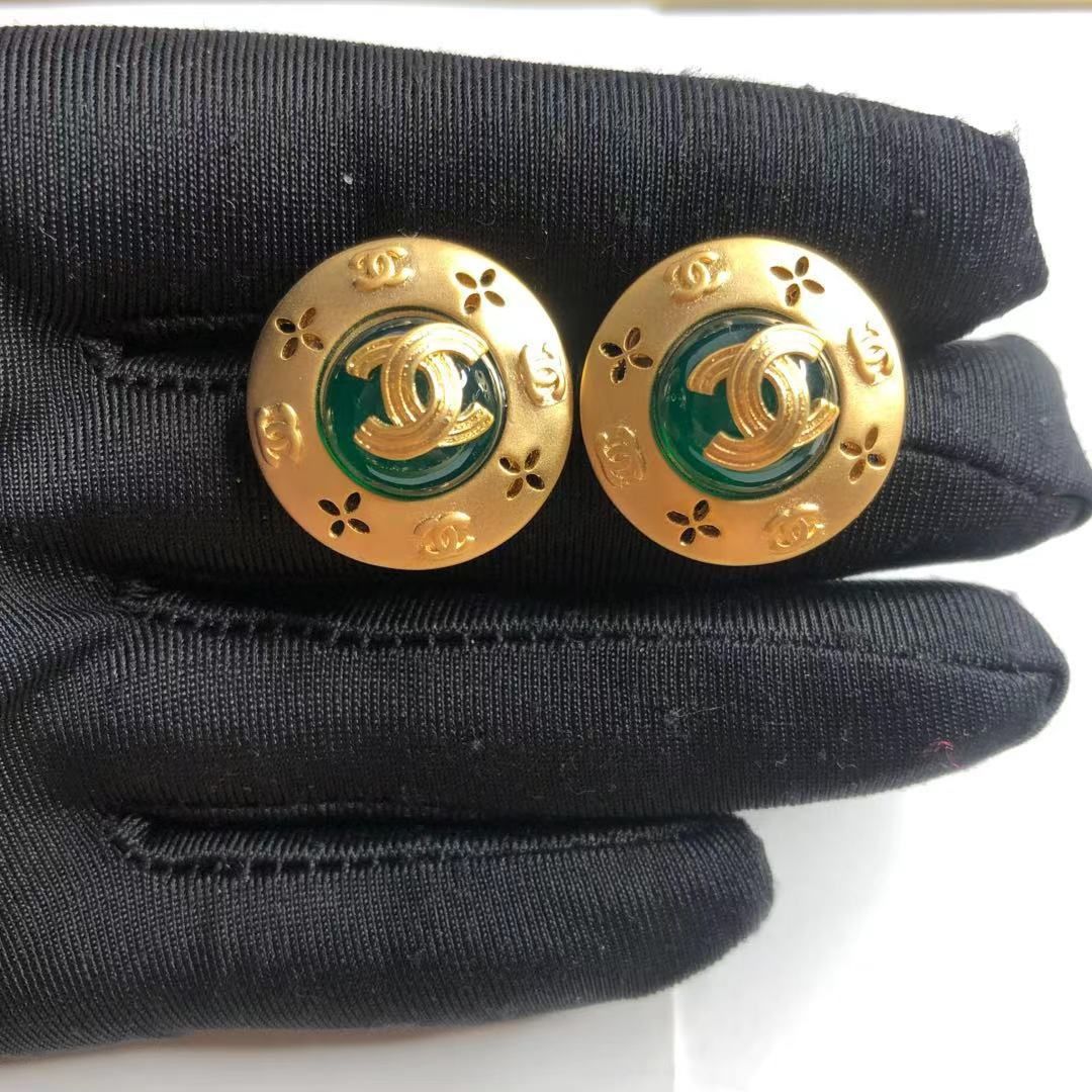 (C earrings) Small fragrant vintage earrings product image 14, provided for visual reference and product detail review