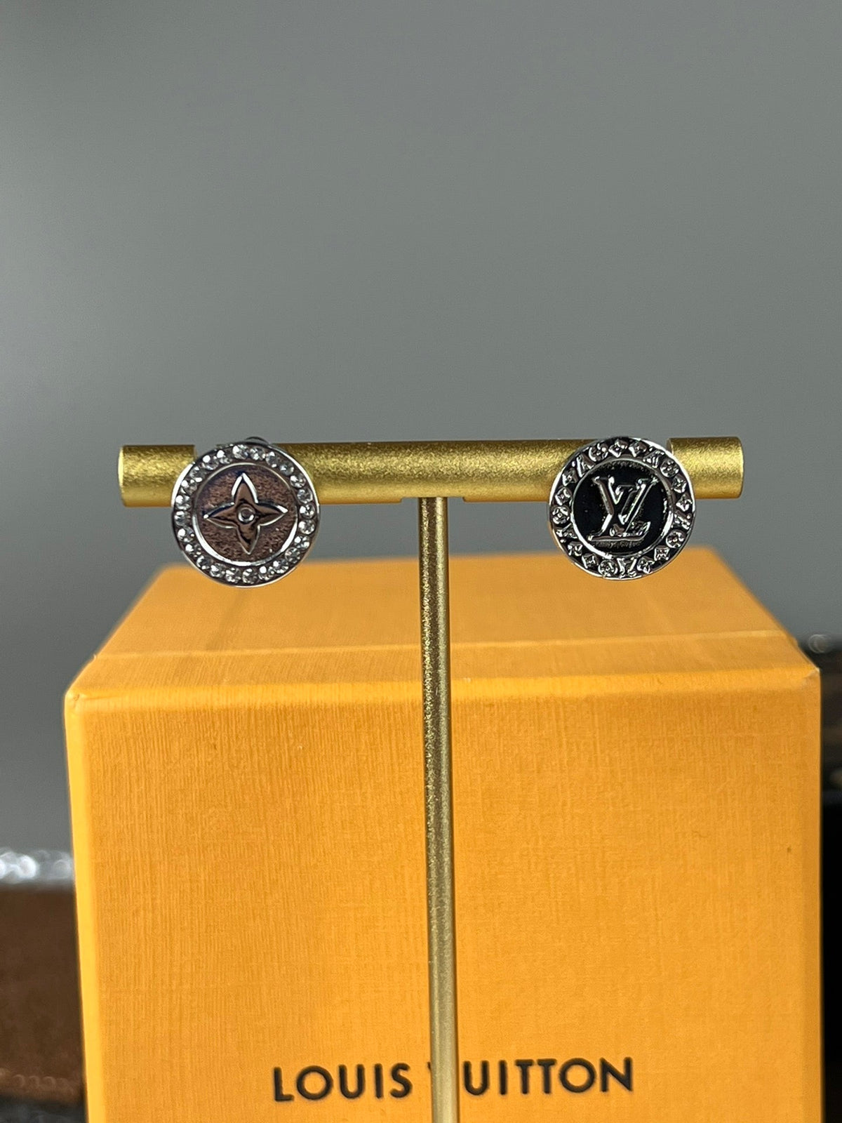 High-Quality Stud Earrings-14 product image 5, provided for visual reference and product detail review