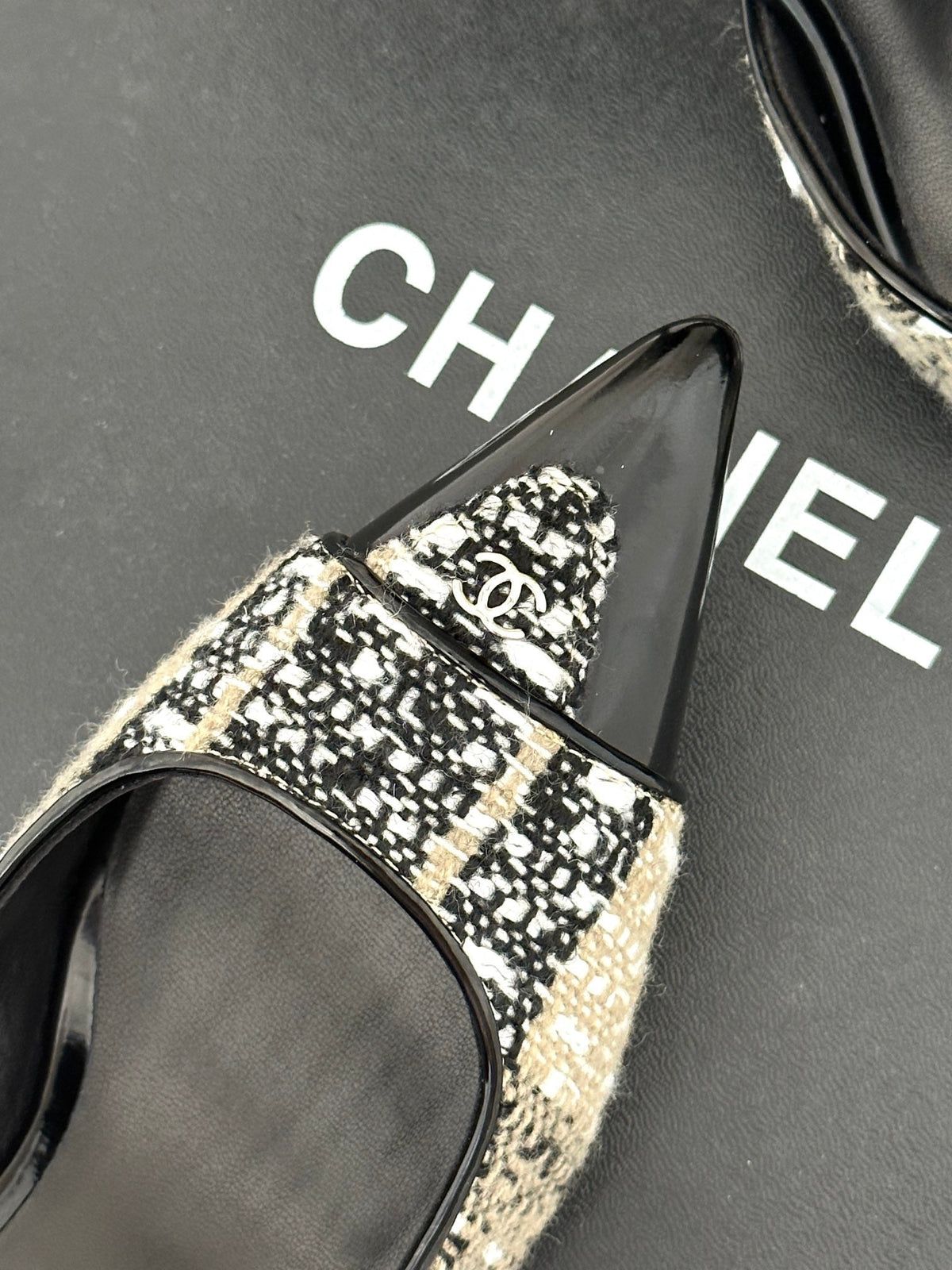 2023 CC Retro hollow pointed toe high heels-S26 product image 7, provided for visual reference and product detail review
