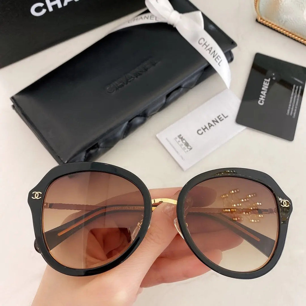 5 Colors Retro Gradients Sunglasses product image 2, provided for visual reference and product detail review