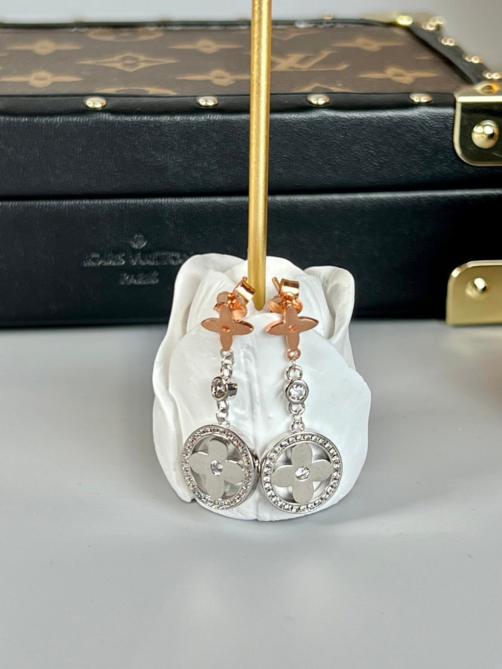 High-Quality Stud Earrings-13 product image 3, provided for visual reference and product detail review