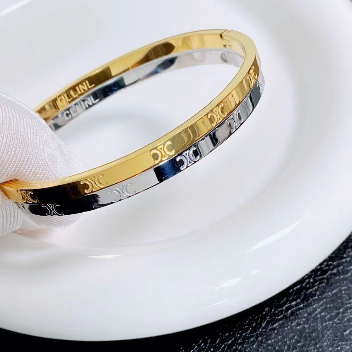 2023 New Fashion diamond Bracelet product image 9, provided for visual reference and product detail review