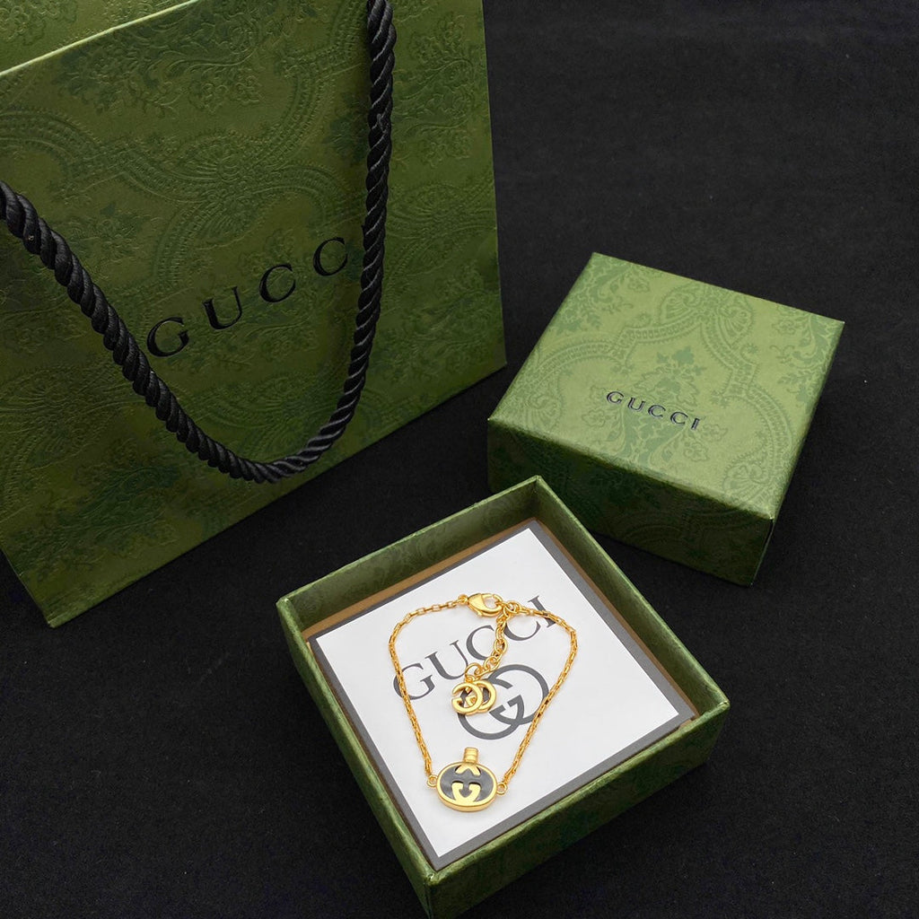 Unisex gloden bracelet product image 1, provided for visual reference and product detail review