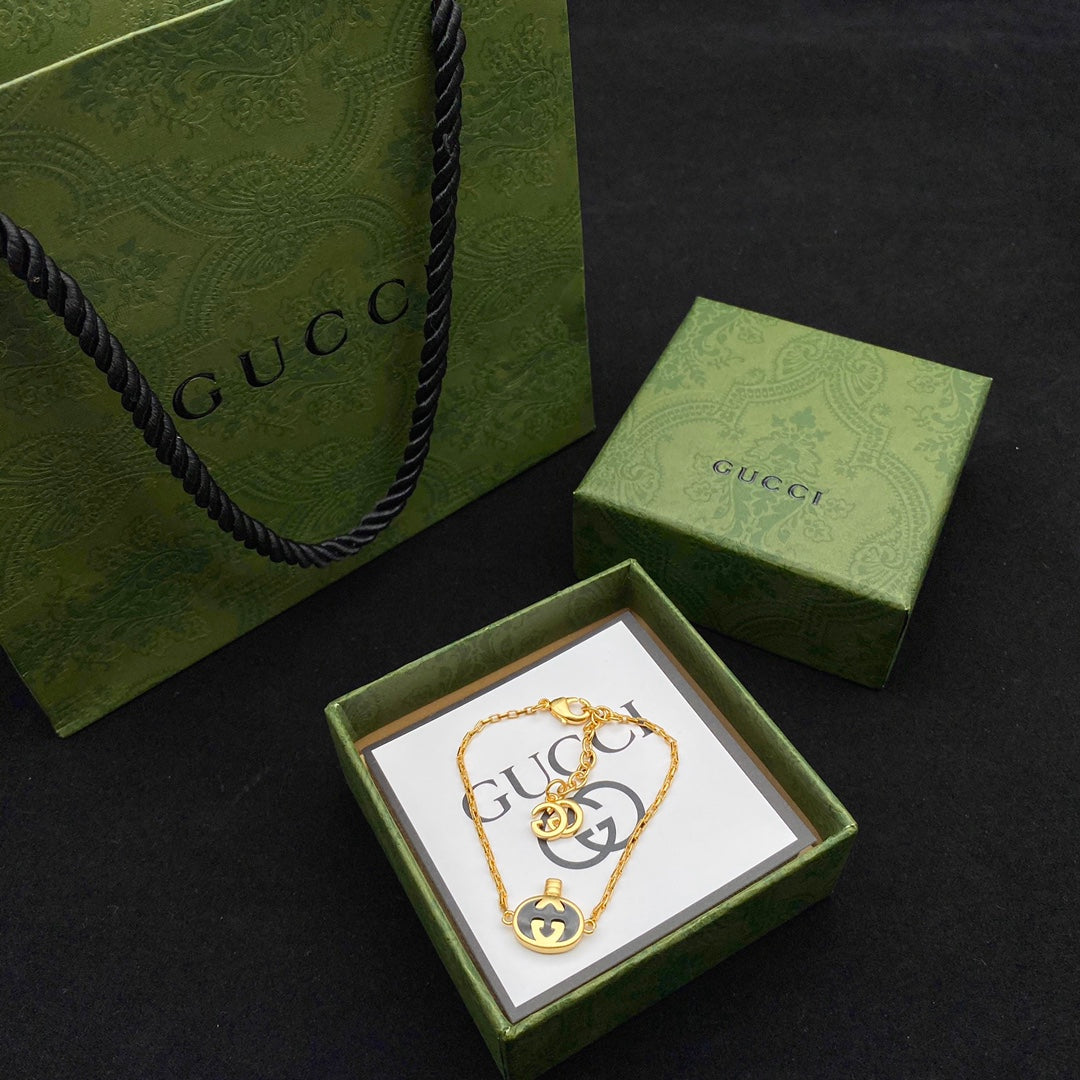 Unisex gloden bracelet product image 1, provided for visual reference and product detail review