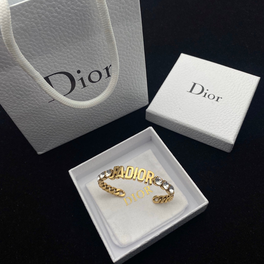 Trend bracelet product image 1, provided for visual reference and product detail review