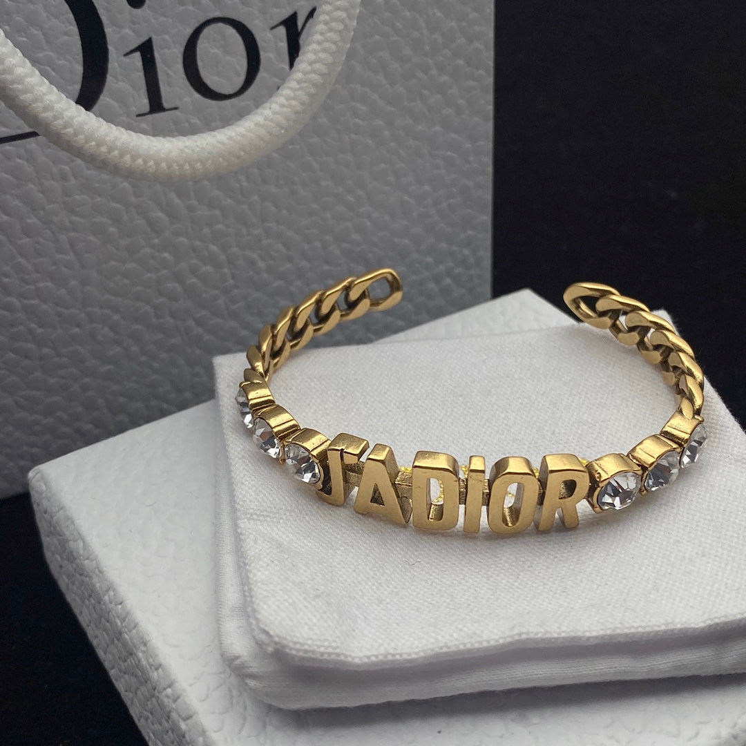 Trend bracelet product image 2, provided for visual reference and product detail review