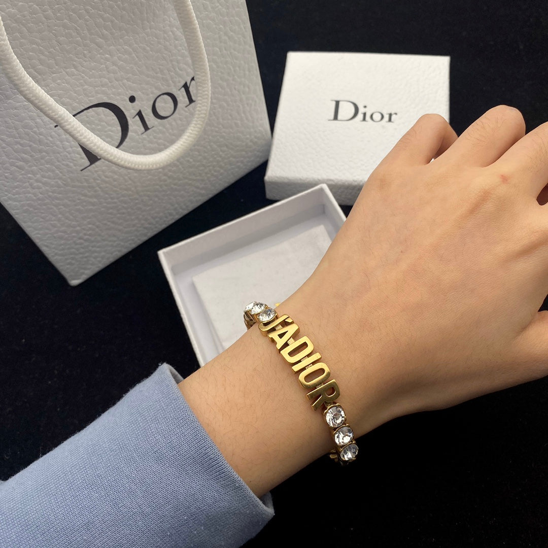 Trend bracelet product image 3, provided for visual reference and product detail review