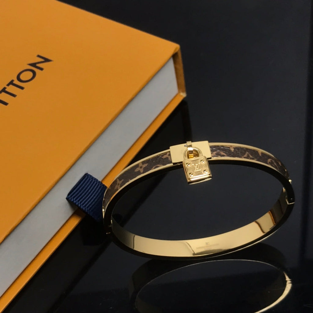 unisex bracelet product image 1, provided for visual reference and product detail review
