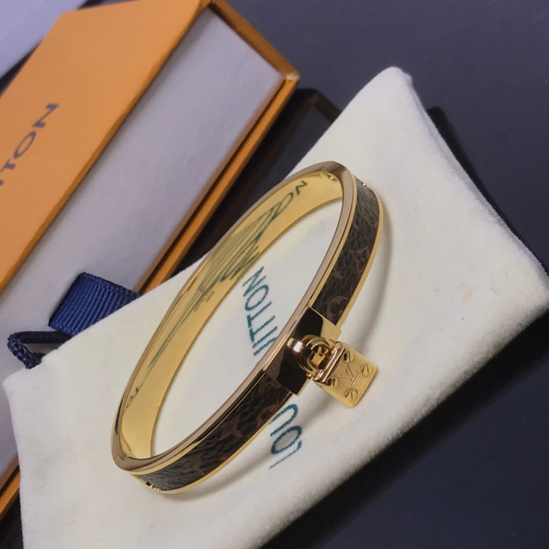 unisex bracelet product image 3, provided for visual reference and product detail review