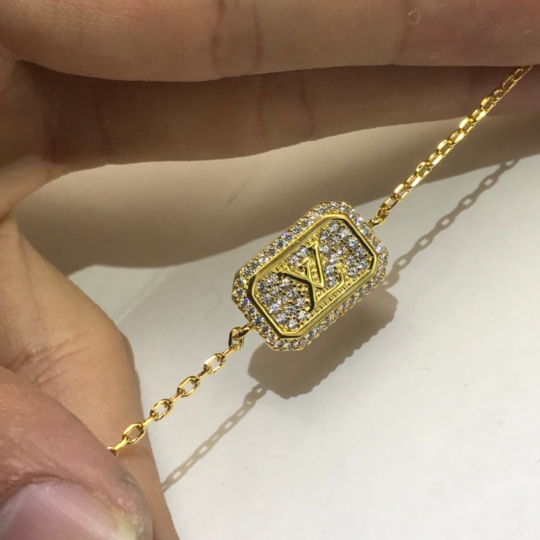 Trendy fashion bracelet product image 4, provided for visual reference and product detail review