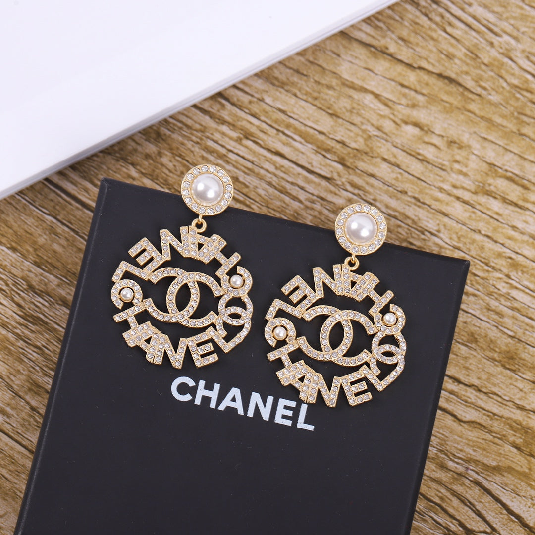 Sun Pearl Earrings product image 2, provided for visual reference and product detail review