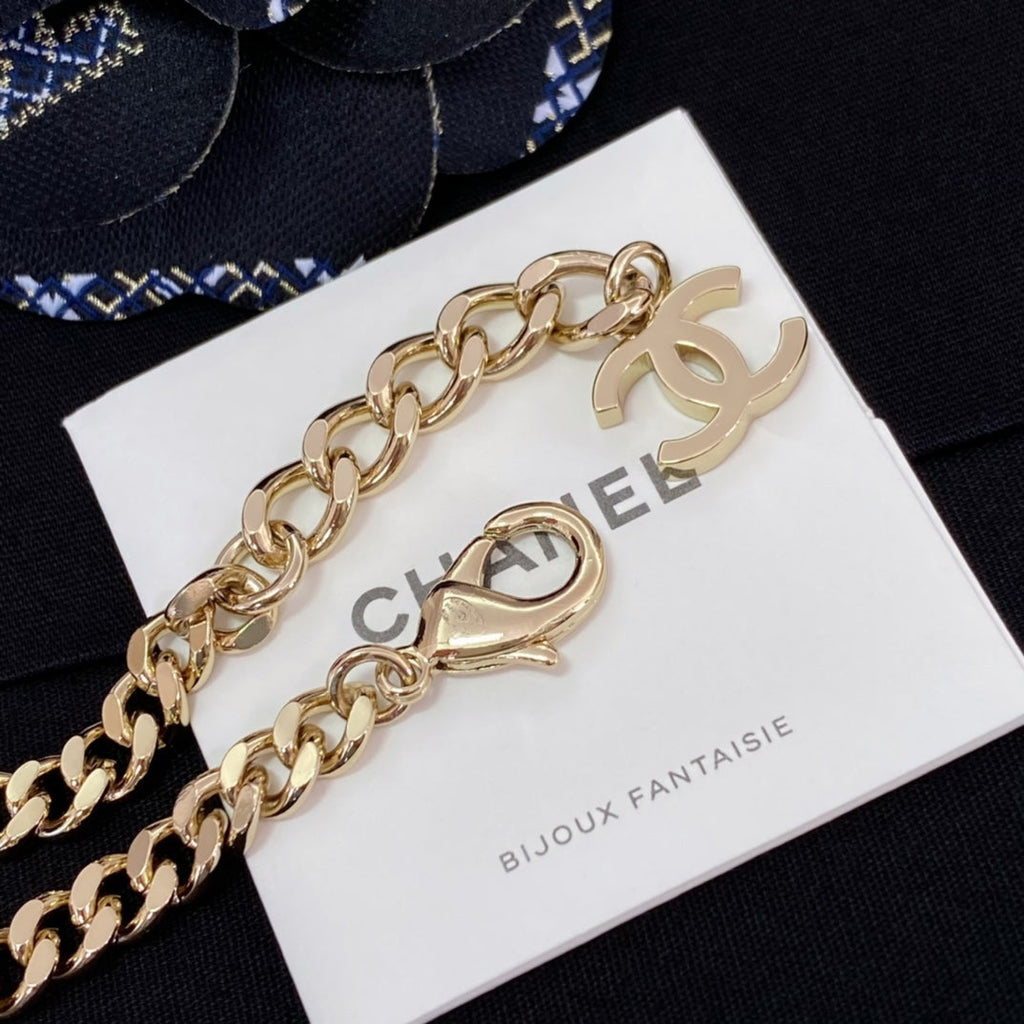 Unique Gloden Bracelet product image 6, provided for visual reference and product detail review