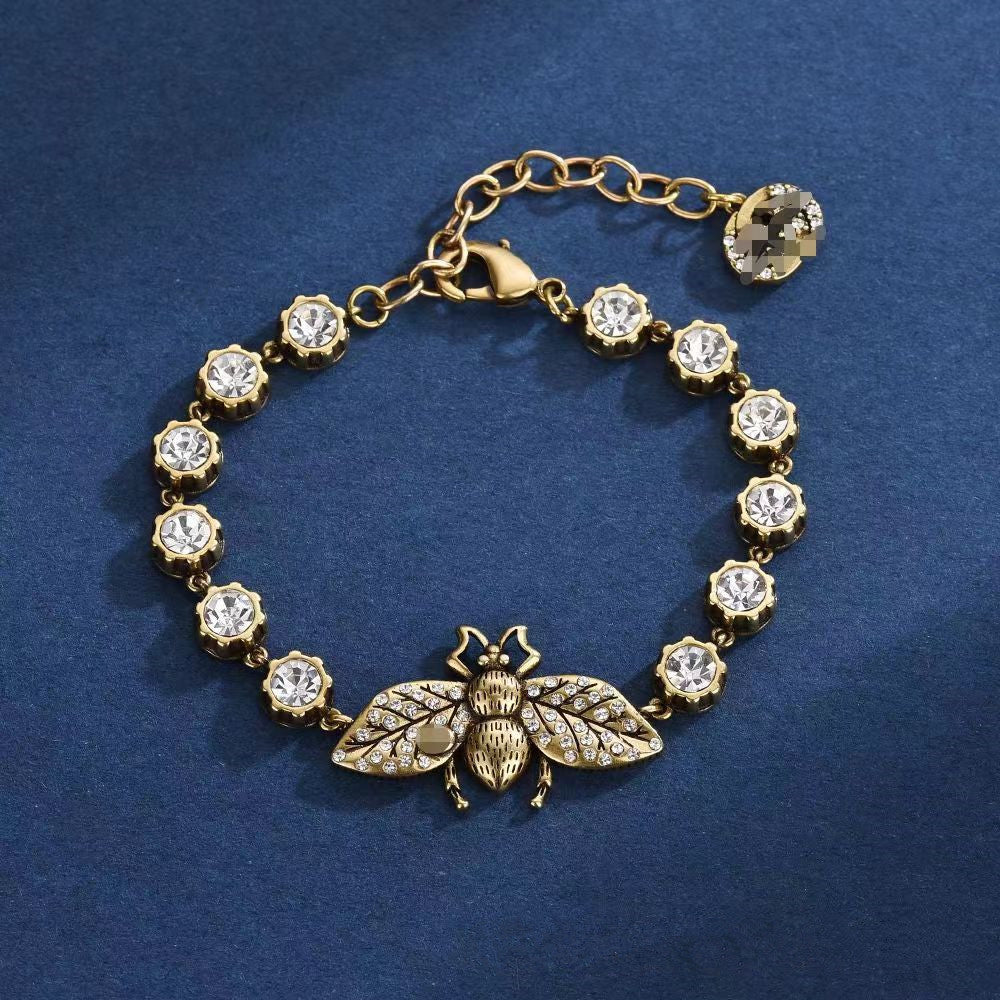 2023 New Flower Decorative Bracelet product image 4, provided for visual reference and product detail review