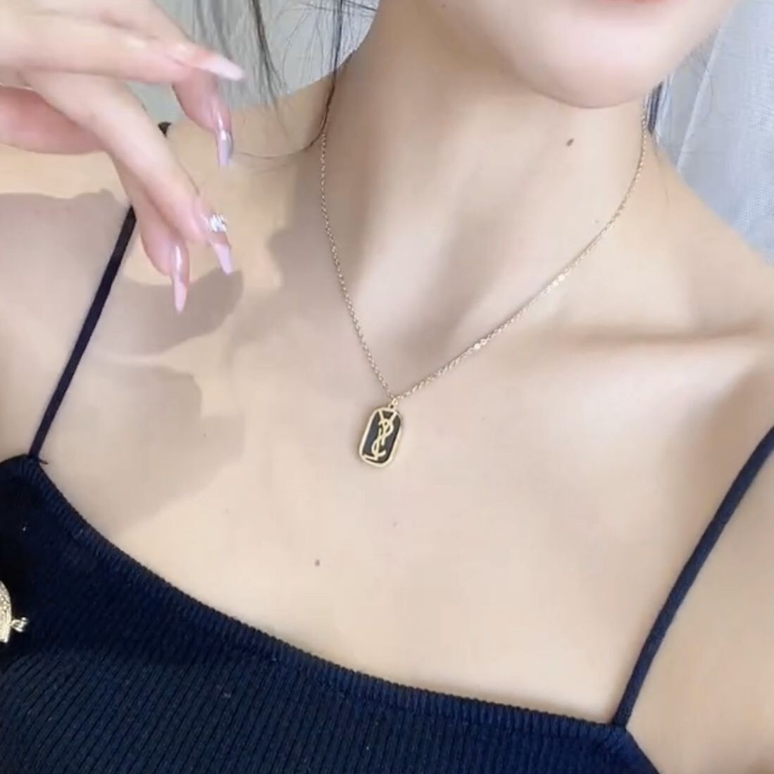 Fashion style necklace product image 9, provided for visual reference and product detail review