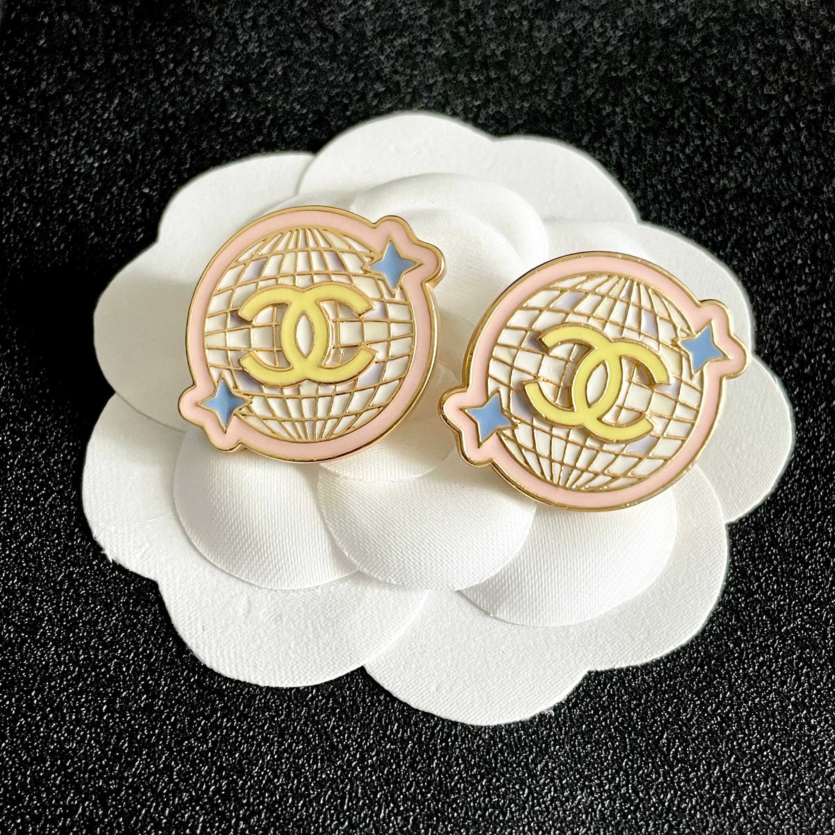 High-Quality Stud Earrings-129 product image 8, provided for visual reference and product detail review