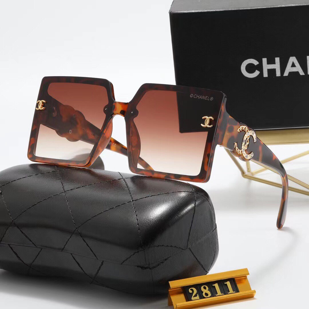 2022 New Ladies Fashion Classic Sunglasses product image 7, provided for visual reference and product detail review