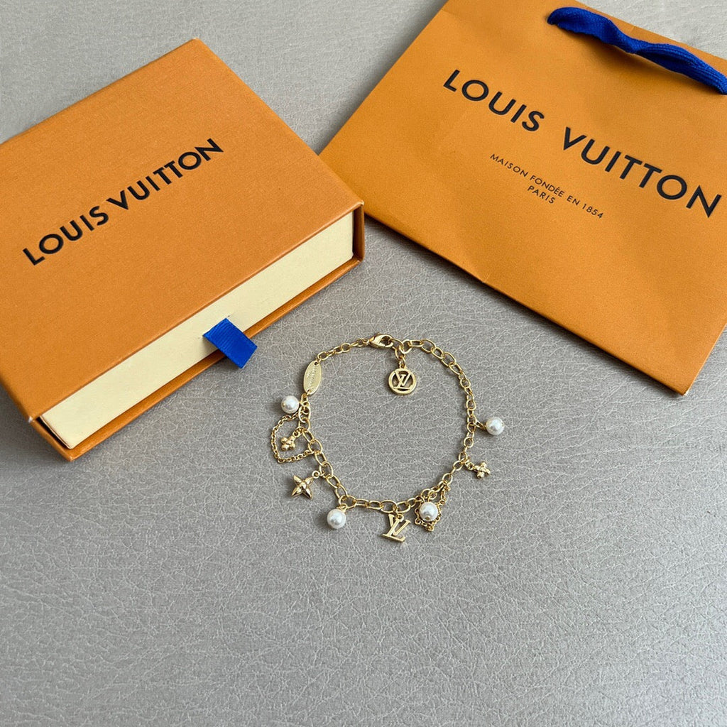 High-Quality Pearl Necklace product image 4, provided for visual reference and product detail review