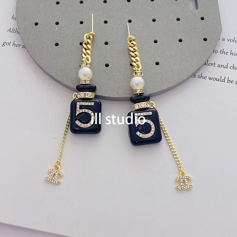 Alloy earrings, long pendant necklace, collarbone chain product image 8, provided for visual reference and product detail