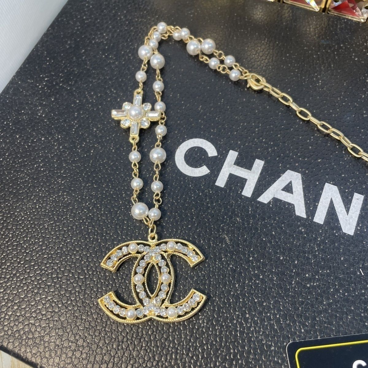 New pearl necklace product image 5, provided for visual reference and product detail review