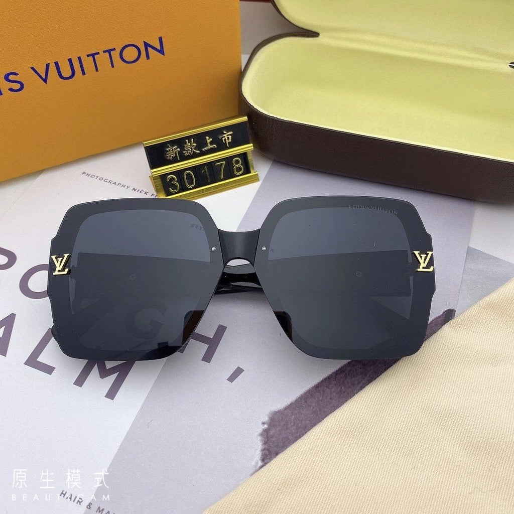 Classical Fashion Unisex Sunglasses product image 11, provided for visual reference and product detail review