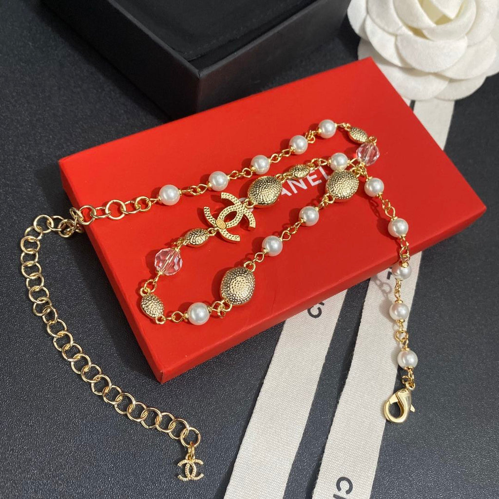 Oval Colorful Crystal Neckchain product image 5, provided for visual reference and product detail review