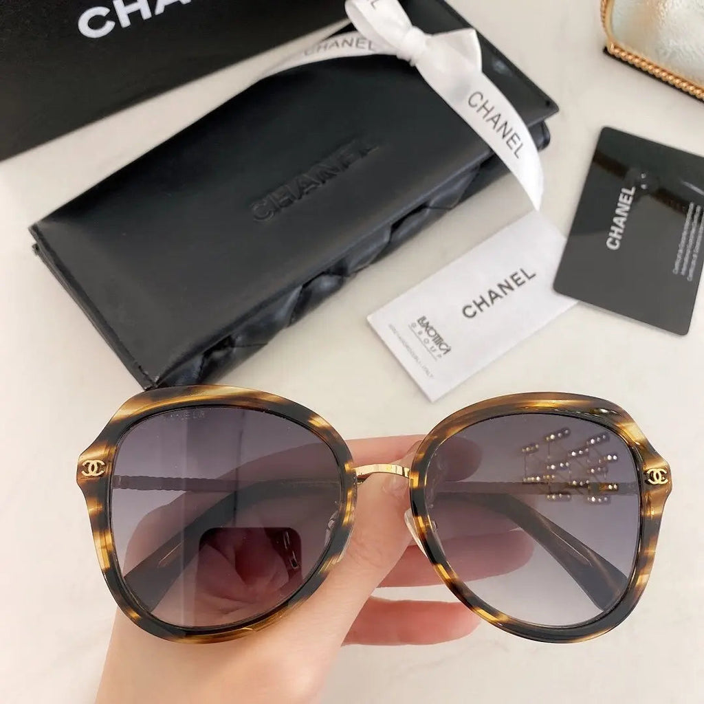 5 Colors Retro Gradients Sunglasses product image 5, provided for visual reference and product detail review