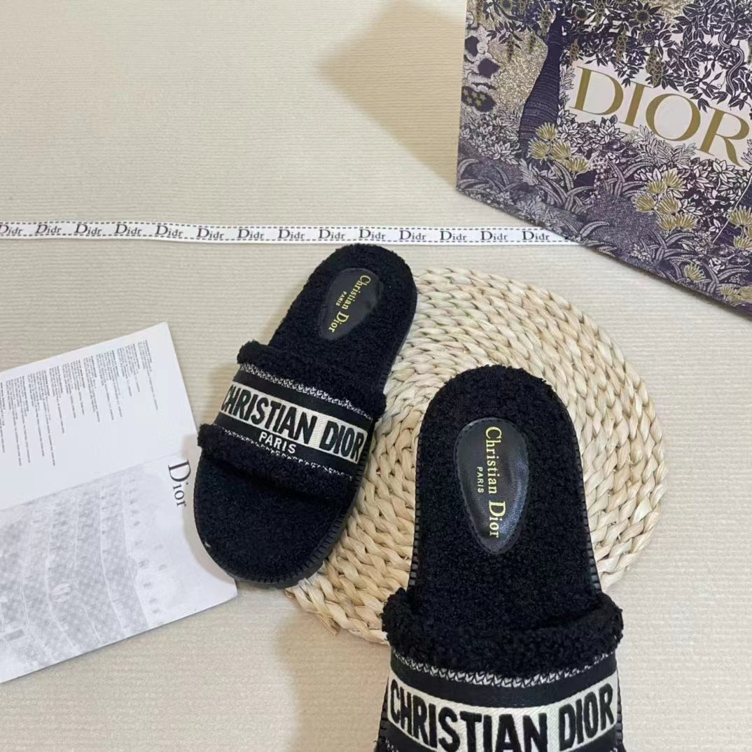 2023 Autumn and Winter lamb hair slippers product image 6, provided for visual reference and product detail review