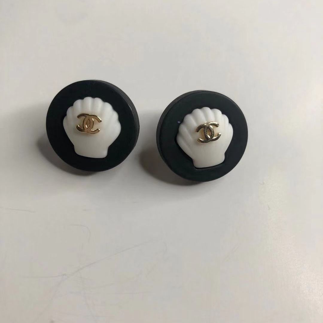 Small Fragrant Vintage Earrings product image 40, provided for visual reference and product detail review