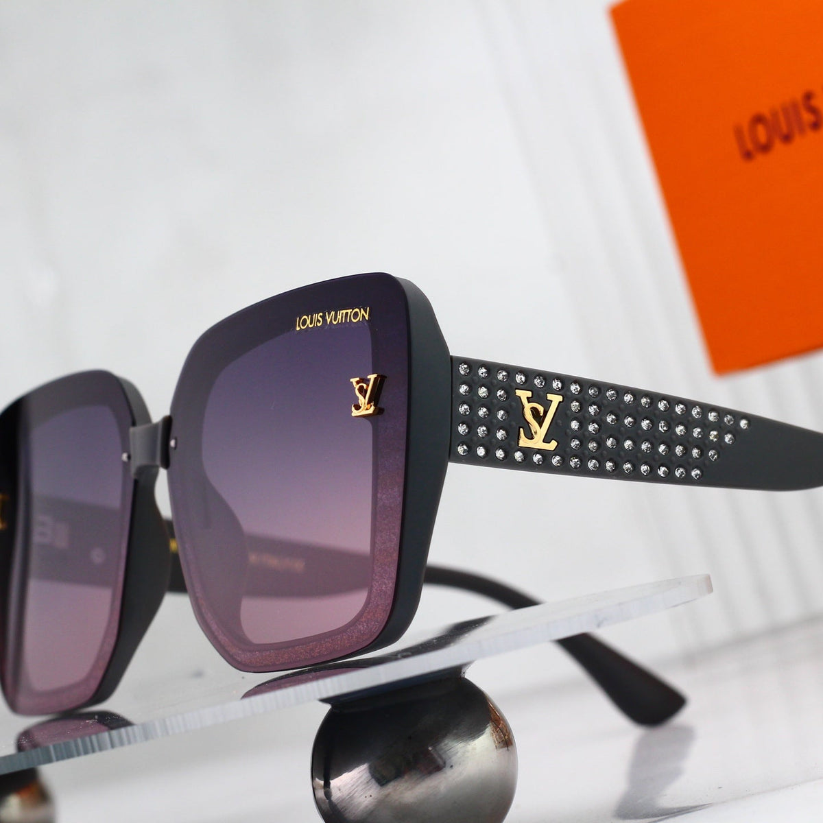 New Stylish Sunglasses-46 product image 5, provided for visual reference and product detail review
