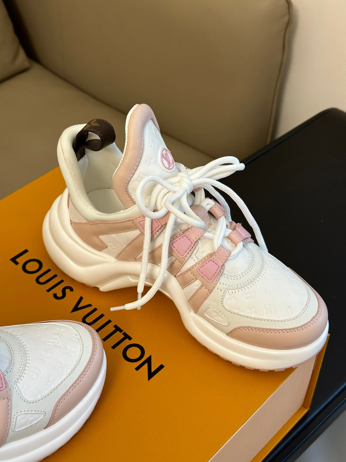 2023 VL Calfskin & Tech Mesh Shoes -S38 product image 1, provided for visual reference and product detail review