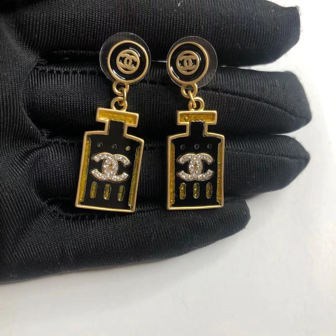 Small Fragrant Vintage Earrings product image 14, provided for visual reference and product detail review